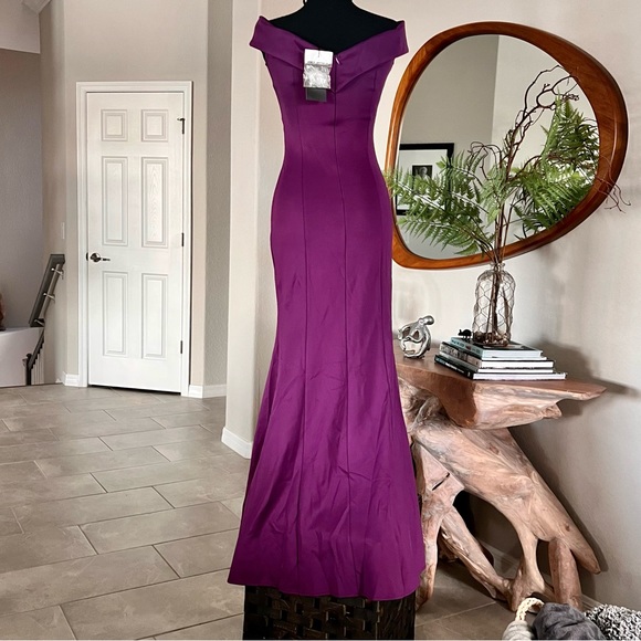 CLOSET CLOSEOUT SALE!! NWT Missord Off Shoulder Slit Thigh Maxi Dress - Picture 5 of 7